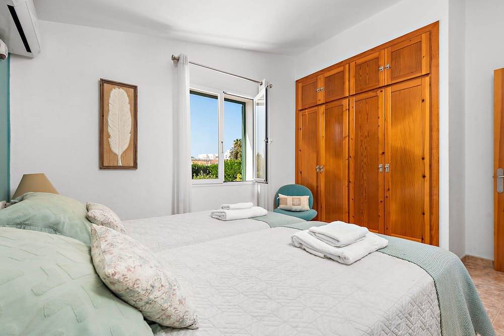 Villa Noelia by Escape Home in Santo Tomas, Es Migjorn Gran