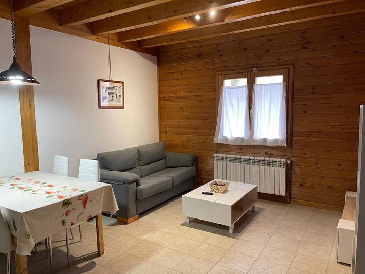 Gîte pour 4 personnes, avec vue dans Incles - 3