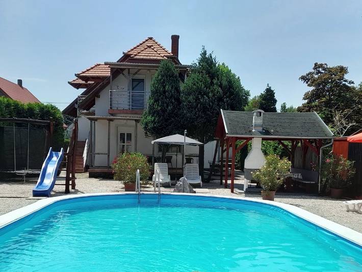 Ferienwohnung für 2 Personen, mit Terrasse und Garten sowie Pool in Ungarn