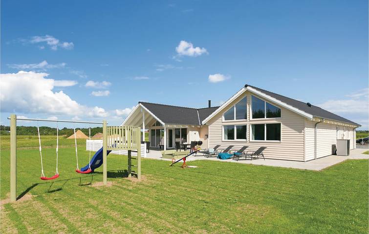 Ferienhaus für 18 Personen, mit Terrasse und Whirlpool sowie Garten und Pool in Hostrup Strand - 2