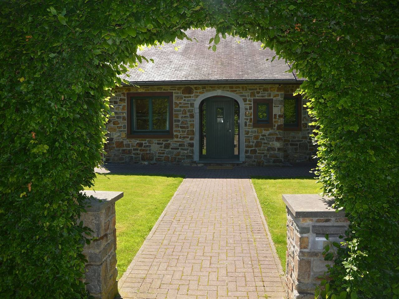 Charming stone house in Robertville with bar and sauna in In der Bivelt, Weismes