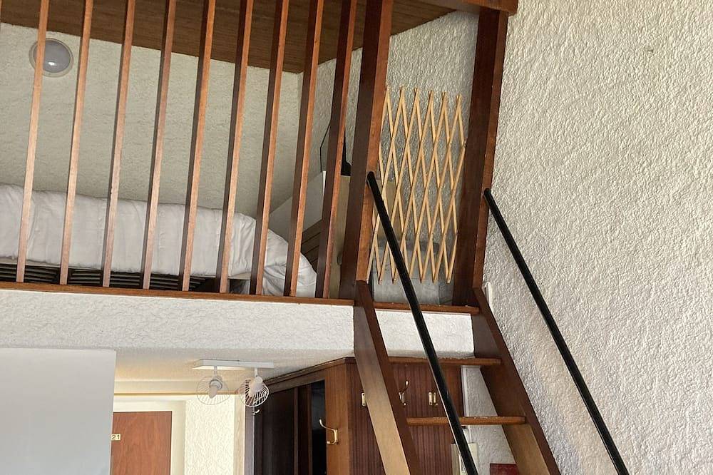 Entire apartment, Duplex 5 Personnes Max. Idéal Pour une Famille. Proche de Toutes Commodités ! in La Bourboule, Volcans d'Auvergne Regional Nature Park