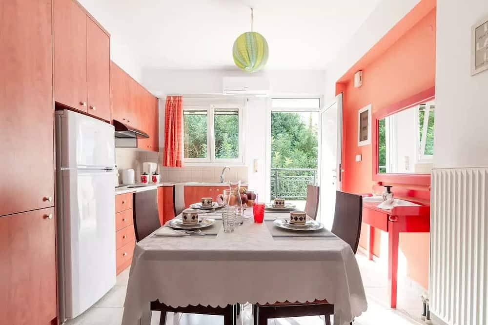 Entire apartment, Top family summer holidays ! 5 min. to the beach in Stalida, Iraklio-Heraklio region