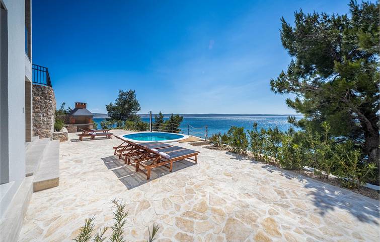 Ferienhaus für 10 Personen, mit Terrasse in Starigrad Paklenica - 2