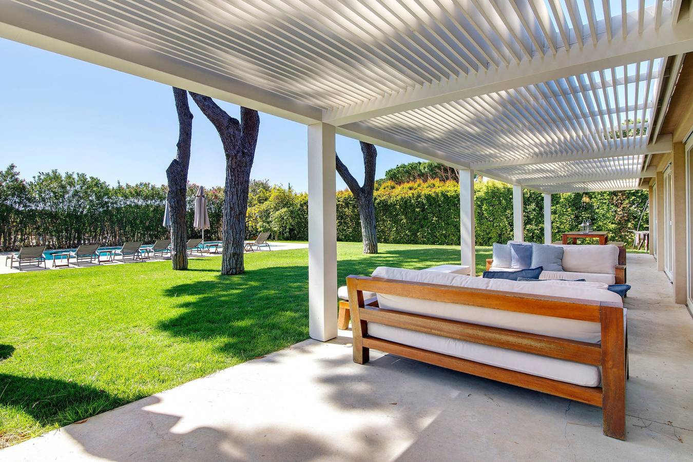 Villa 'Nine' with Private Pool, Wi-Fi and Air Conditioning in Vale do Lobo, Quarteira