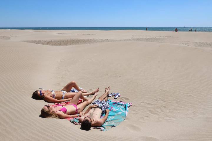 Camping pour 6 personnes, avec Terrasse ainsi que Bassin pour enfant et Piscine à Narbonne - 2