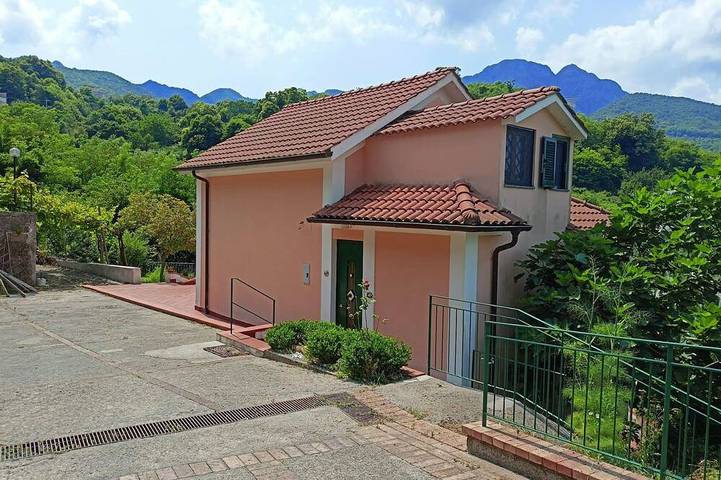 Villa für 6 Personen, mit Garten und Terrasse - 1