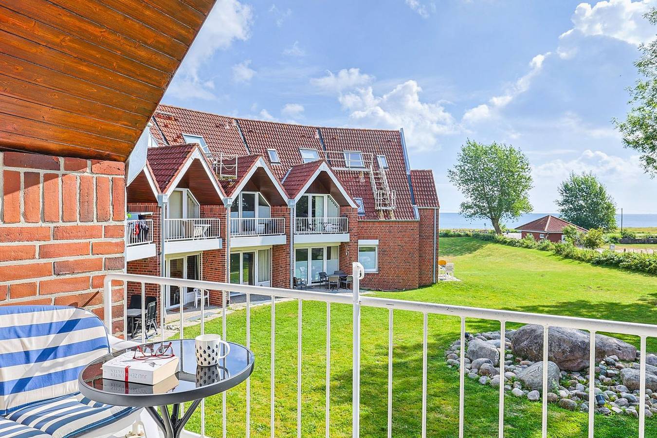 Ganze Wohnung, Linda - Balkon mit Meerblick, eigener Strandkorb am Strand, Schwimmbad, Sauna in Kronsgaard, Schleswig-Flensburg