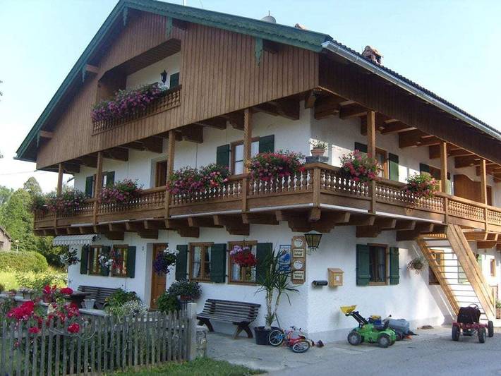 Ferienhaus für 4 Personen, mit Balkon und Garten