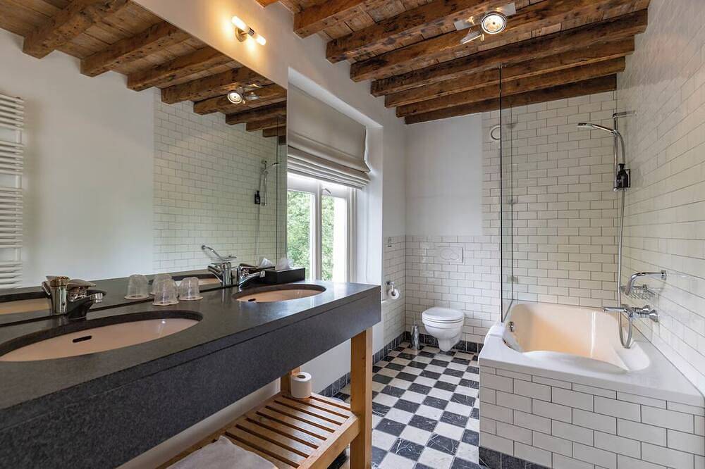 Convenient Location with Free Parking, Free Dining! Close to Kasteel D'Erp! in Baarlo, Limburg (Niederlande)