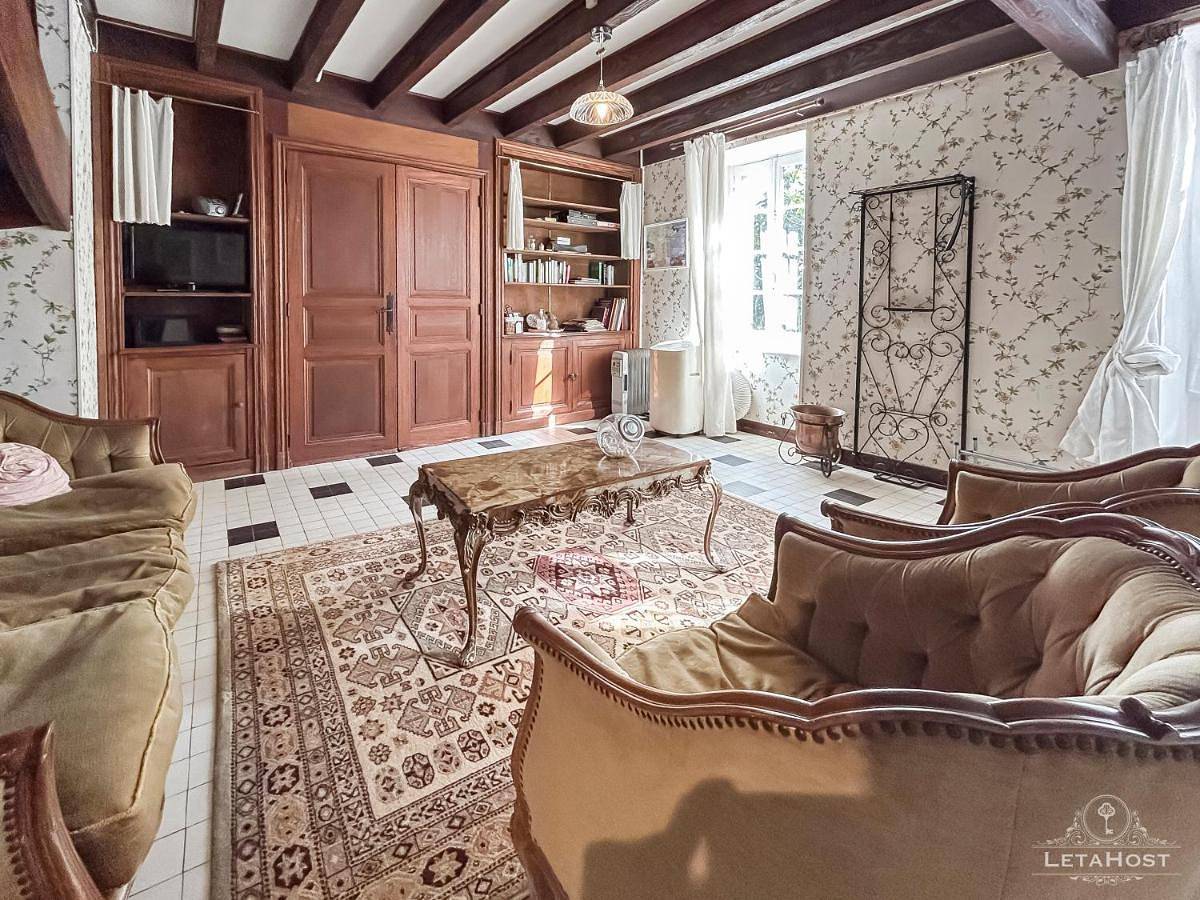 Five-Bedroom House in Soupex, Région de Carcassonne