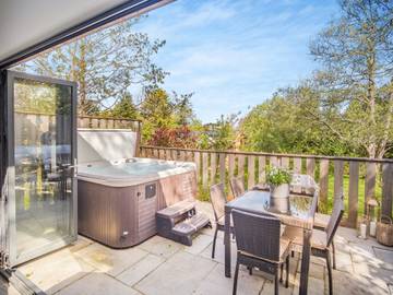 Log Cabin for 6 People in Niton and Whitwell, Isle of Wight, Photo 1