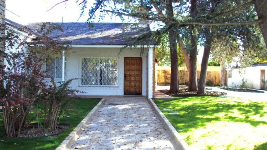 Chalet para 9 personas, con vistas además de piscina y jardín - 1