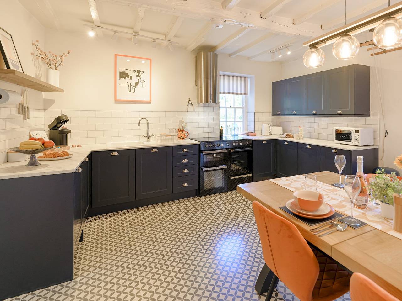Entire apartment, Trendy 2-bed escape in prime central location | Pass the Keys in Shrewsbury, Shropshire