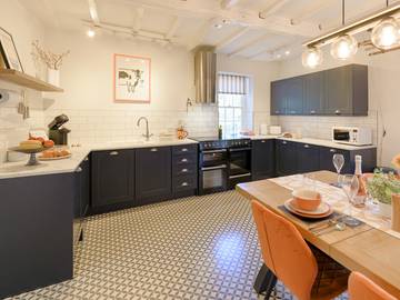 Glamping for 4 People in Shrewsbury, Shropshire, Photo 3