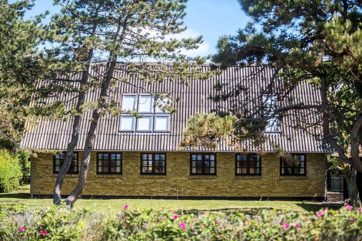 Ferieudlejning for 6 personer, med terrasse i Enø
