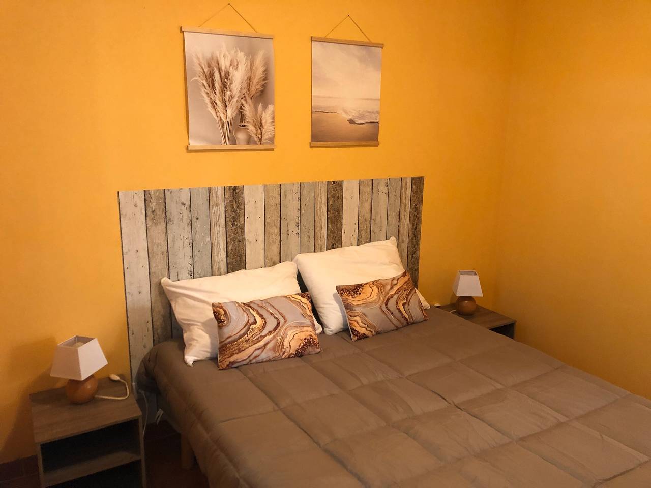 Gîte 'Le Cyprès' chez Heike et Didier, piscine partagée, Wi-Fi et climatisation in Saint-Christol-lès-Alès, Région d'Alès