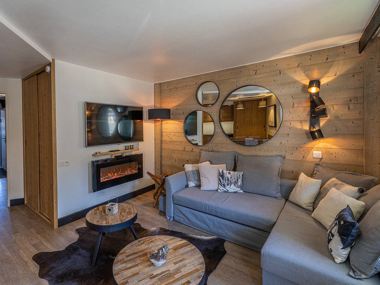 Ganze Wohnung, Renoviertes Apartment im Zentrum von La Tania, direkt an den Pisten für 4 Personen in La Tania, La Perrière