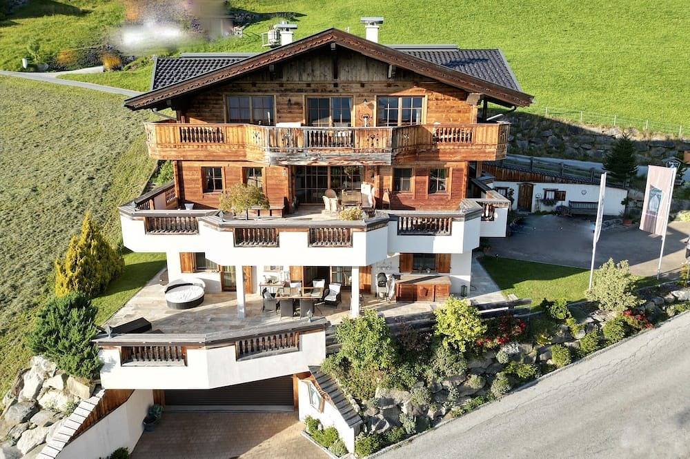 Ganze Wohnung, Wohlfühl-Ferienwohnung mit Traum-Aussicht. 2-8 Personen in Stummerberg, Ski-Optimal Hochzillertal