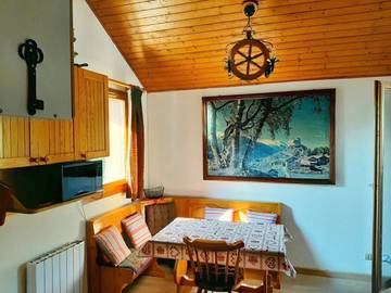 Gîte pour 4 personnes, avec vue et balcon, adapté aux familles à Bernex