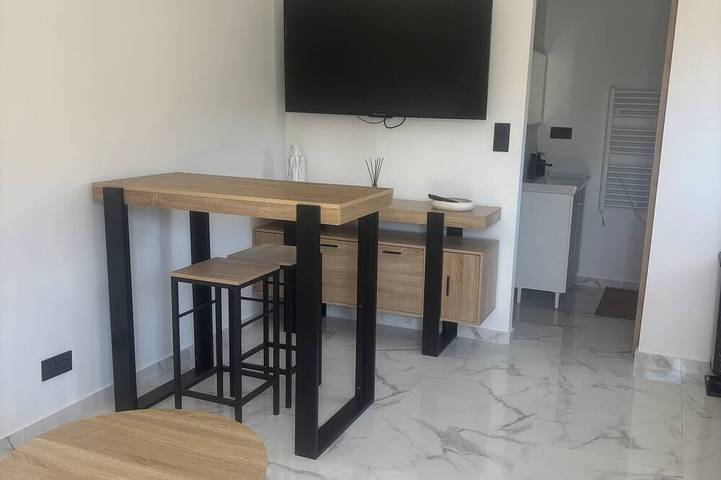 Location de vacances pour 2 personnes, animaux acceptés à Figari