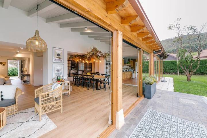 Chalet para 12 personas, con Balcón y Jacuzzi además de Terraza y Jardín en Campoo - 4