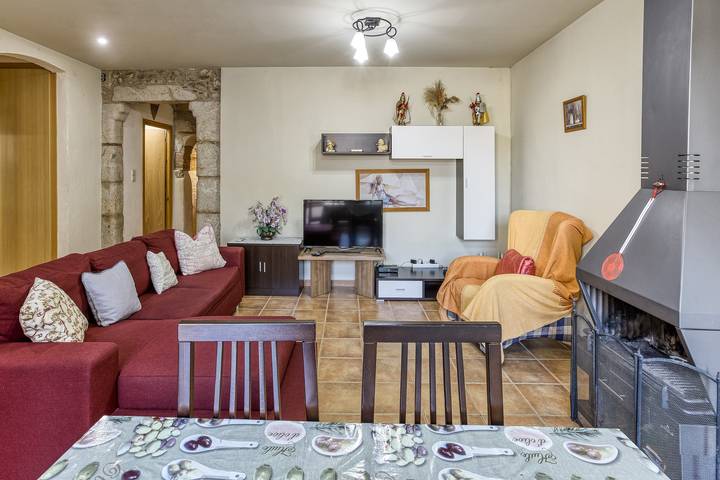 Can Castelló Baixos in Viladamat, Alt Empordà