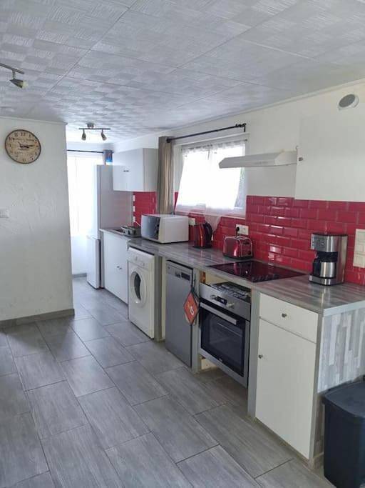 Appartement entier, One-Bedroom Apartment in Maxilly-sur-Léman, Région de Thonon-les-Bains