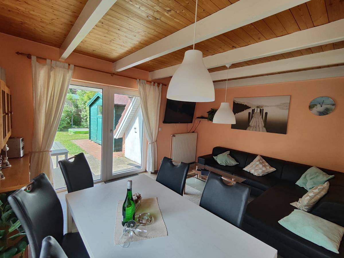 6 Personen Ferienhaus Austernfischer mit zwei Toiletten in Otterndorf in Otterndorf, Cuxland