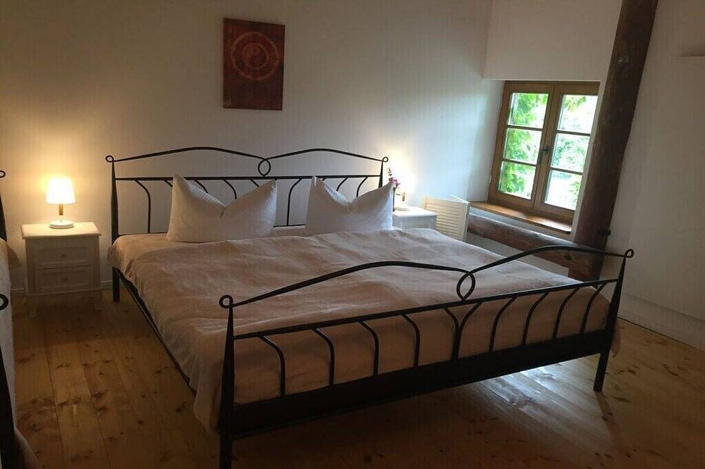 Rosenhagen in der Gutsscheune Thorstorf in Thorstorf, Warnow