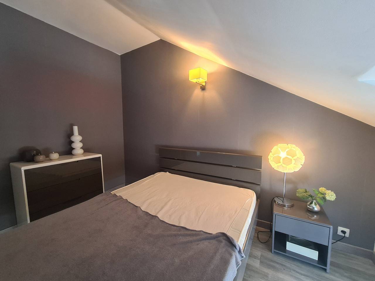 Charming House with Private Garden, Close to River & Medieval Towns in Le Pont-Chrétien-Chabenet, Châteauroux region
