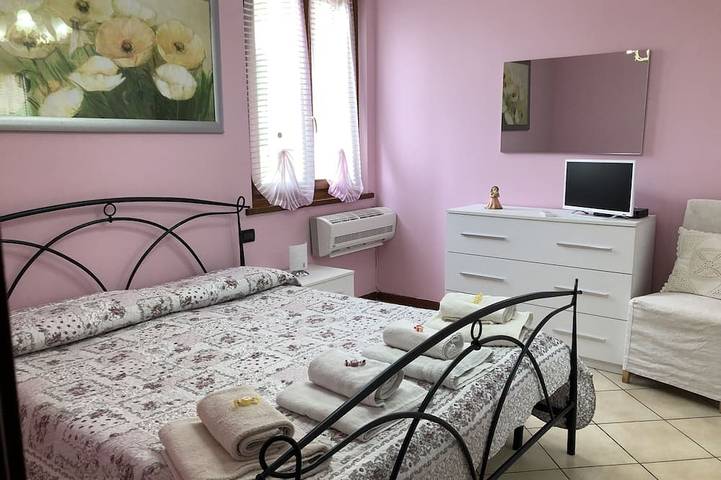 Appartamento intero, App. Margherita con piscina -immerso nel verde per vacanze in pieno relax in Roè Volciano, Prealpi Gardesane