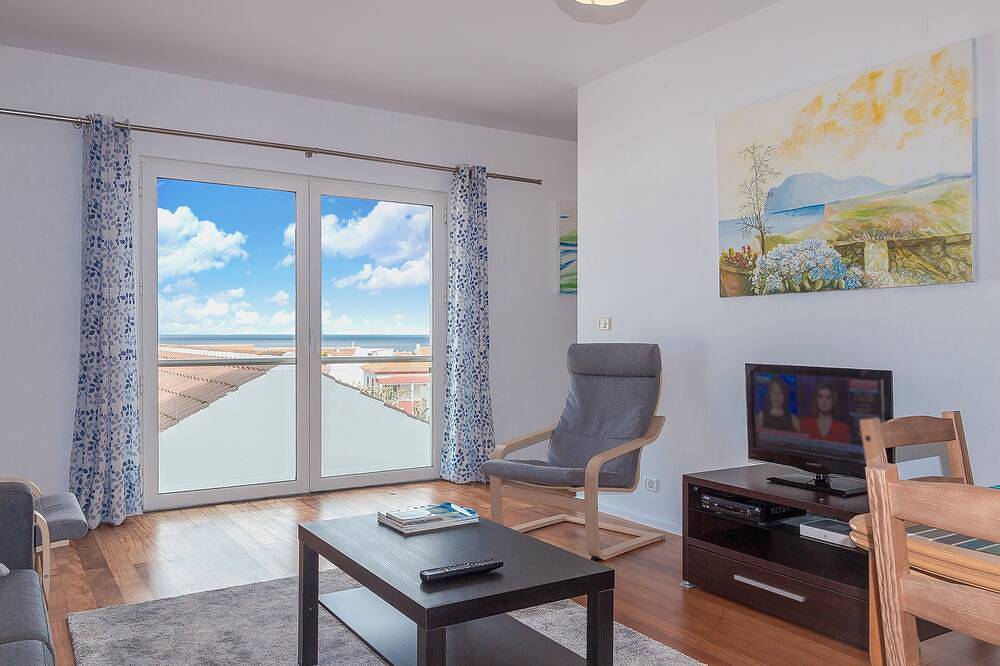 Apartamento inteiro, Downtown Praia da Vitória (Al) - 2º Piso in Praia da Vitória, Terceira