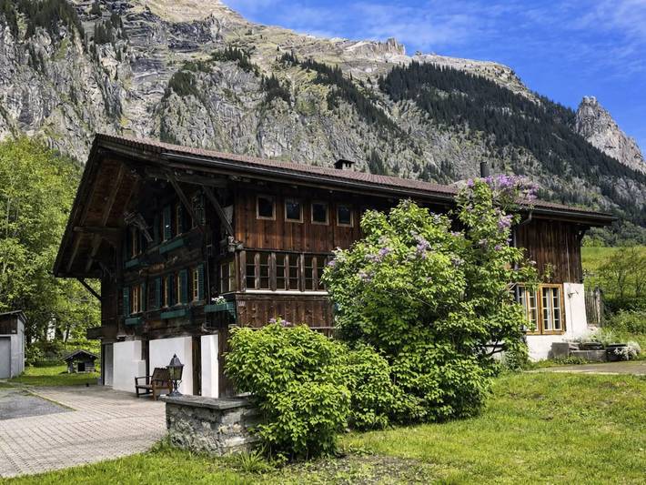 Gîte pour 7 personnes, avec jardin à Kandersteg