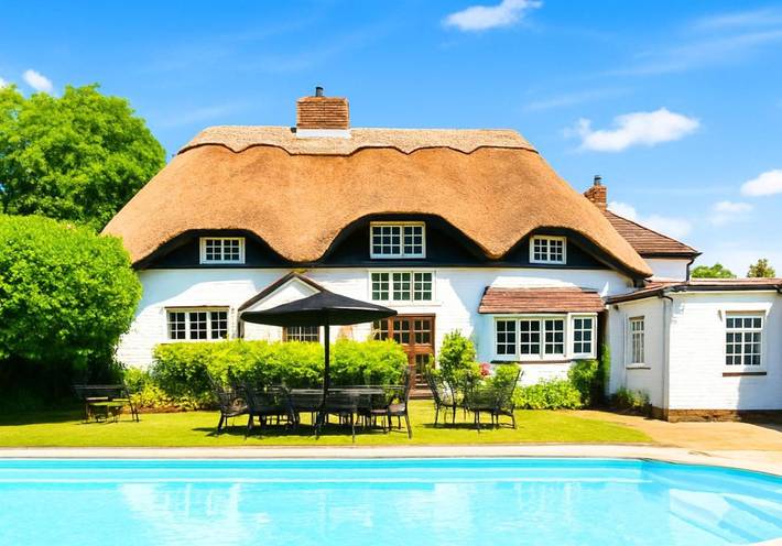 Holiday rental for 11 people, with pool and garden, with pets in Bosham