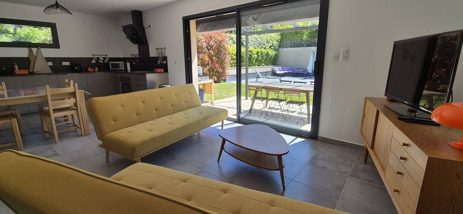 Maison de vacances avec piscine privée, Wi-Fi et climatisation à Saint-Romain-en-Viennois in Saint-Romain-en-Viennois, Parc naturel régional du Mont-Ventoux