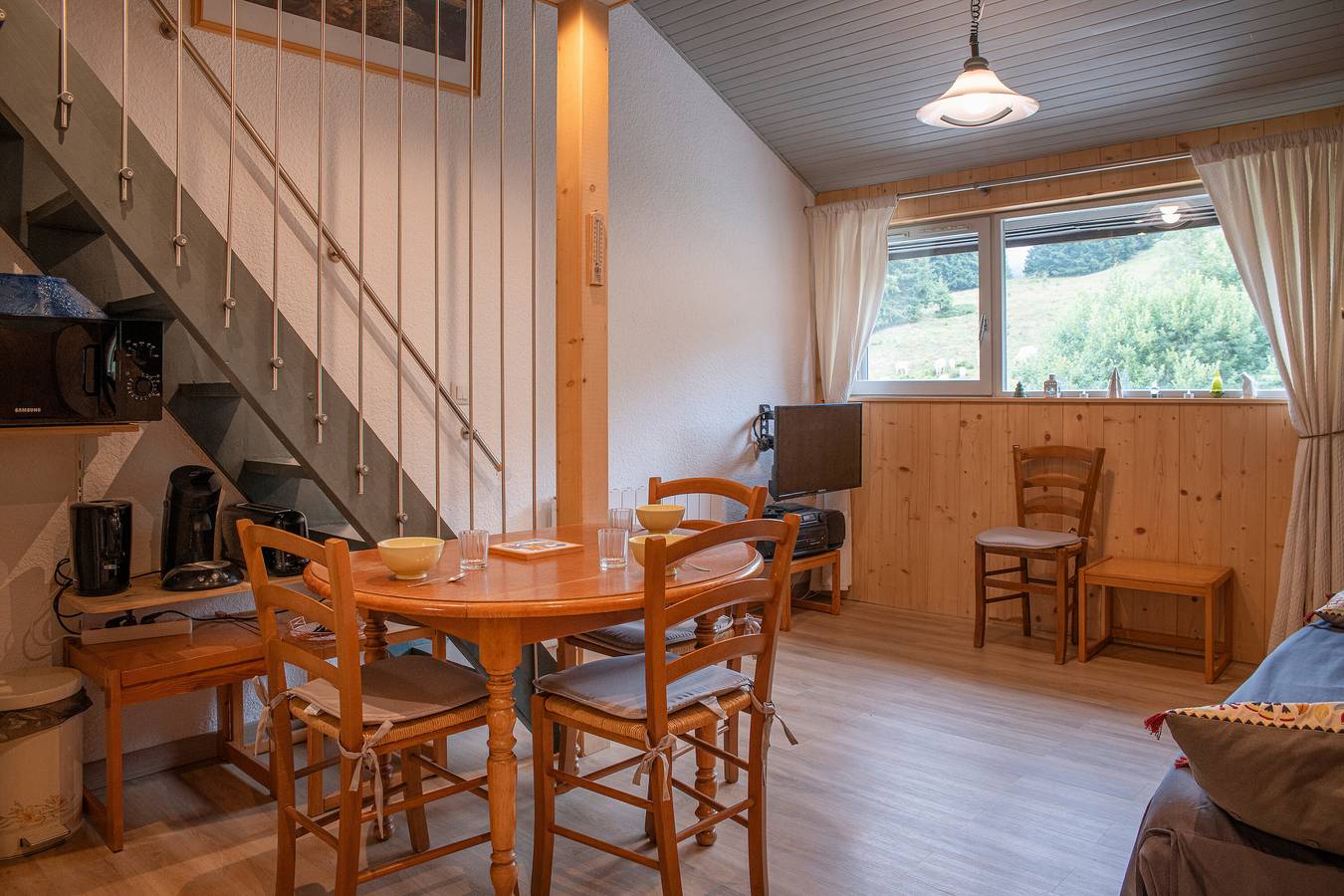 Apartamento entero, Apartamento 'Cosy Studio Mezzanine' con vistas a la montaña y balcón in Le Collet d'Allevard, Allevard