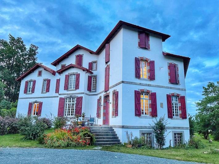 Chambre d’hôte pour 2 personnes, avec vue ainsi que jardin et piscine