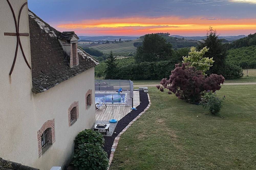Country house with swimming pool in Coulx, Marmande und Umgebung