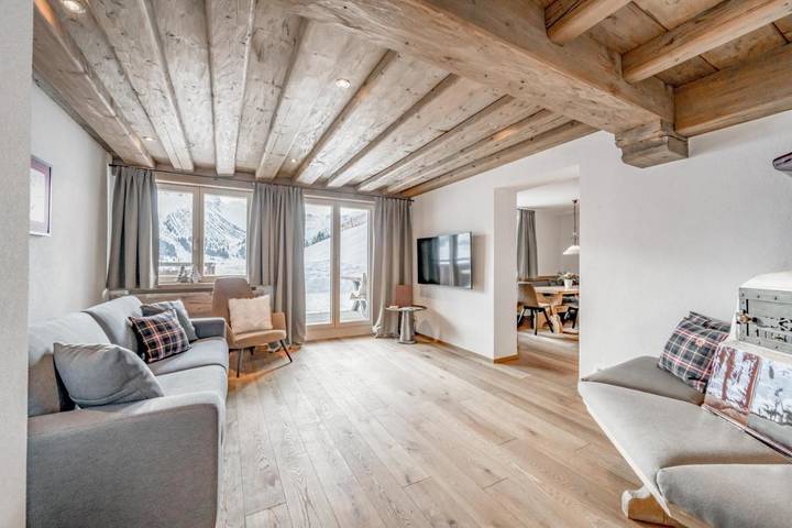 Location de vacances pour 4 personnes, avec terrasse ainsi que sauna et vue à Lech - 2