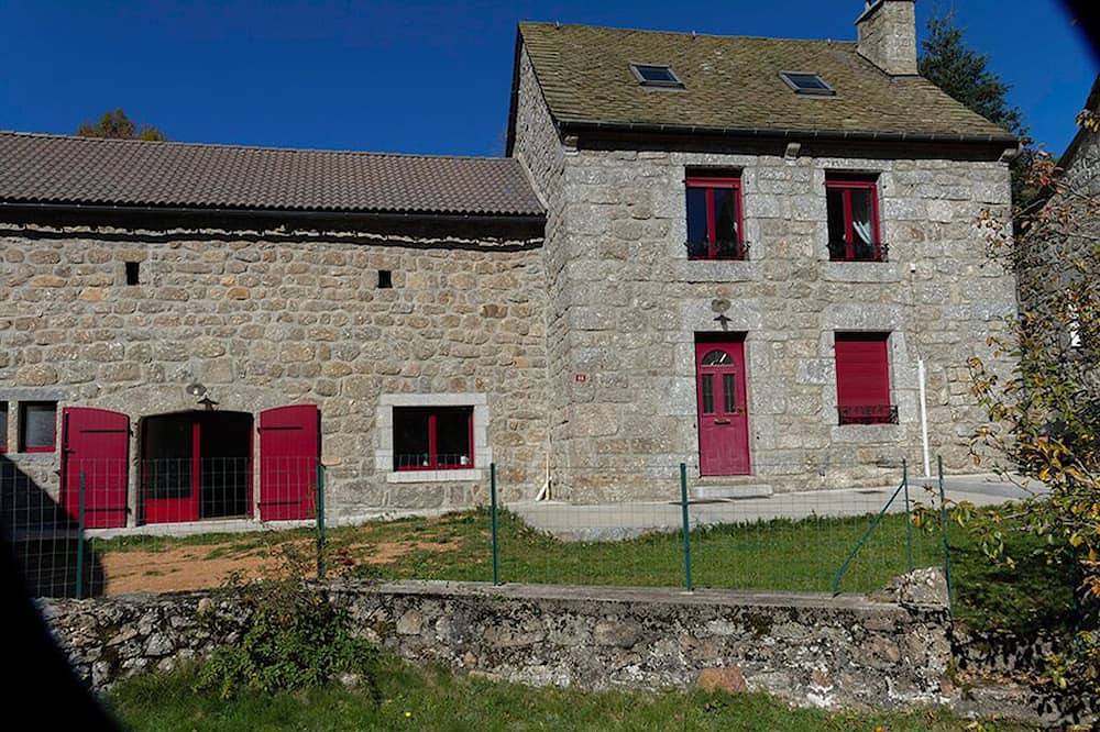 Location gîte rural de caractère  Lozère Margeride Gévaudan à la semaine in Saint-Denis-en-Margeride, Région de Mende