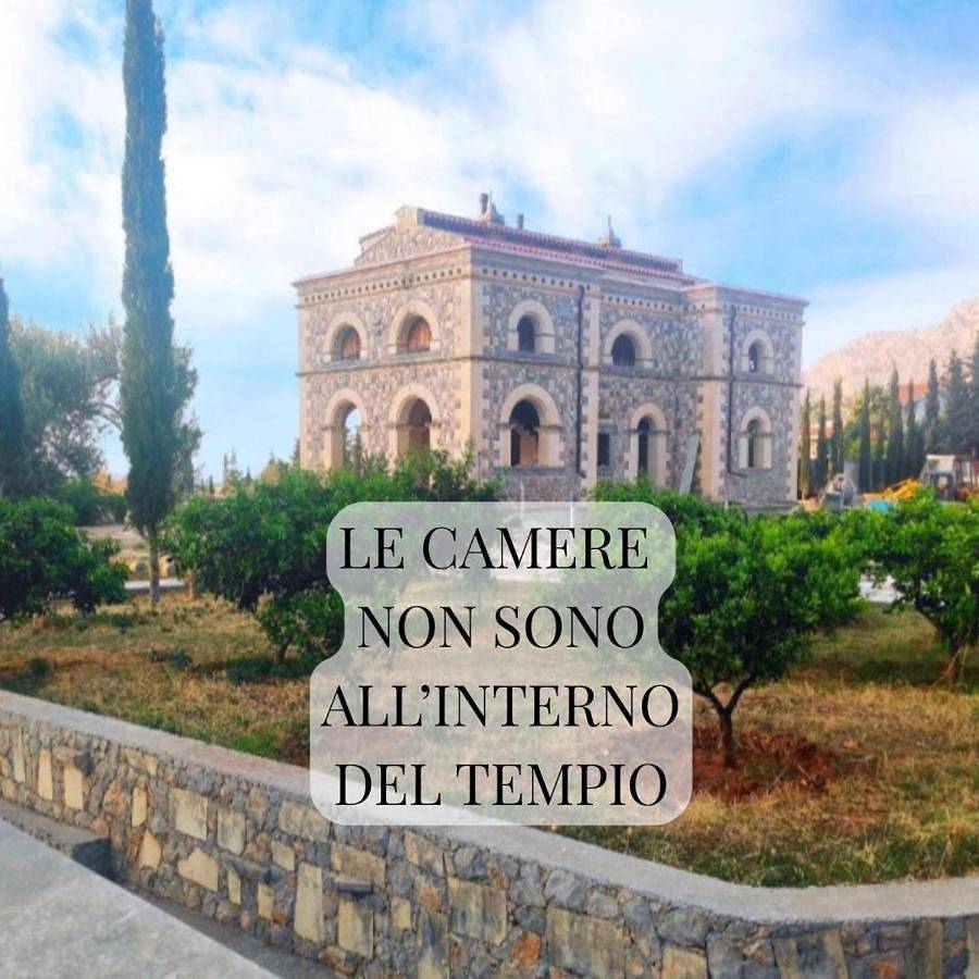 Double Room with Private Bathroom in Carini, Provincia di Palermo
