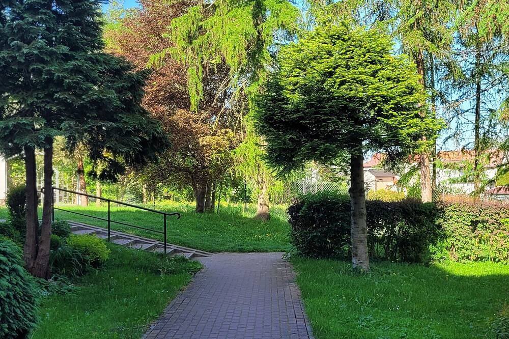 Ganze Wohnung, Quiet and modern apartment whit nice place to eat outside the room at sunrise. in Sztum, Pommern