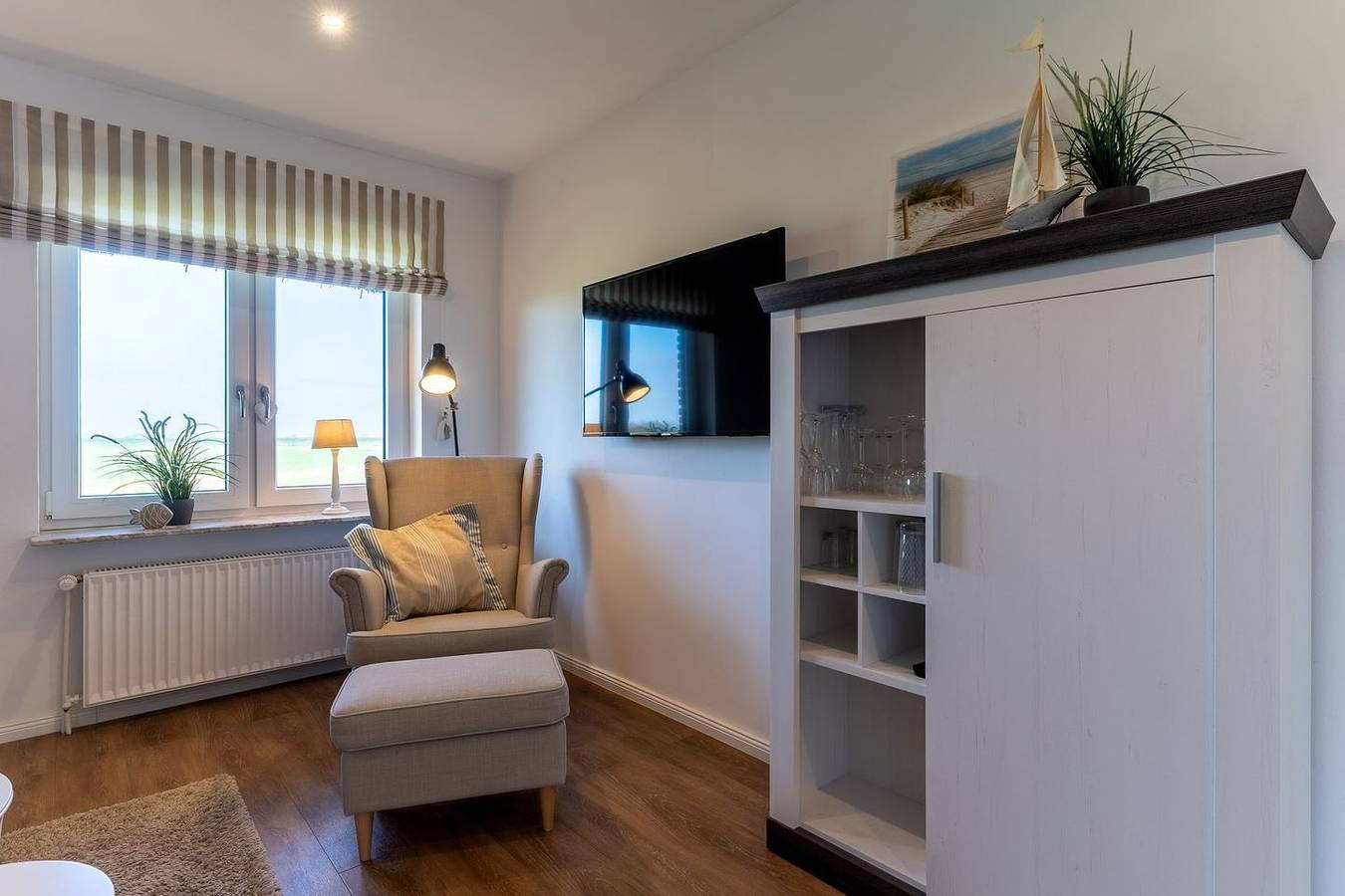 Ganze Wohnung, Top ausgestattete Reetdachferienwohnung im Weitblick kurz vor Spo in Tümlauer Koog, Eiderstedt