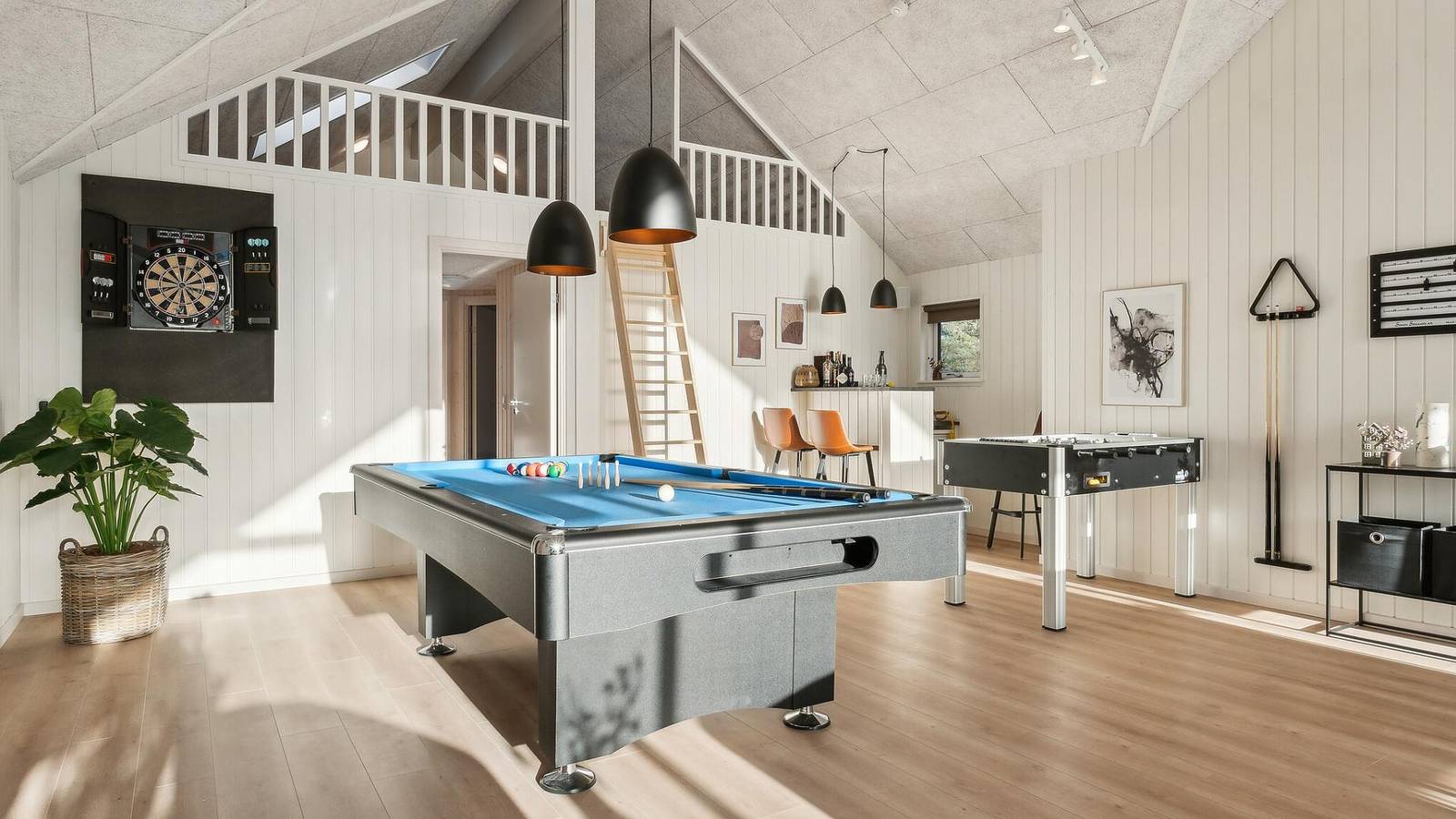 773 – Poolhaus in Ivenack für 24 Personen mit Spa und Aktivitätsraum in Ivenack, Mecklenburgische Seenplatte