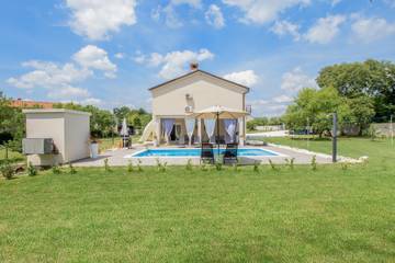 Ferienhaus für 6 Personen, mit Garten und Terrasse sowie Pool, mit Haustier in Barban