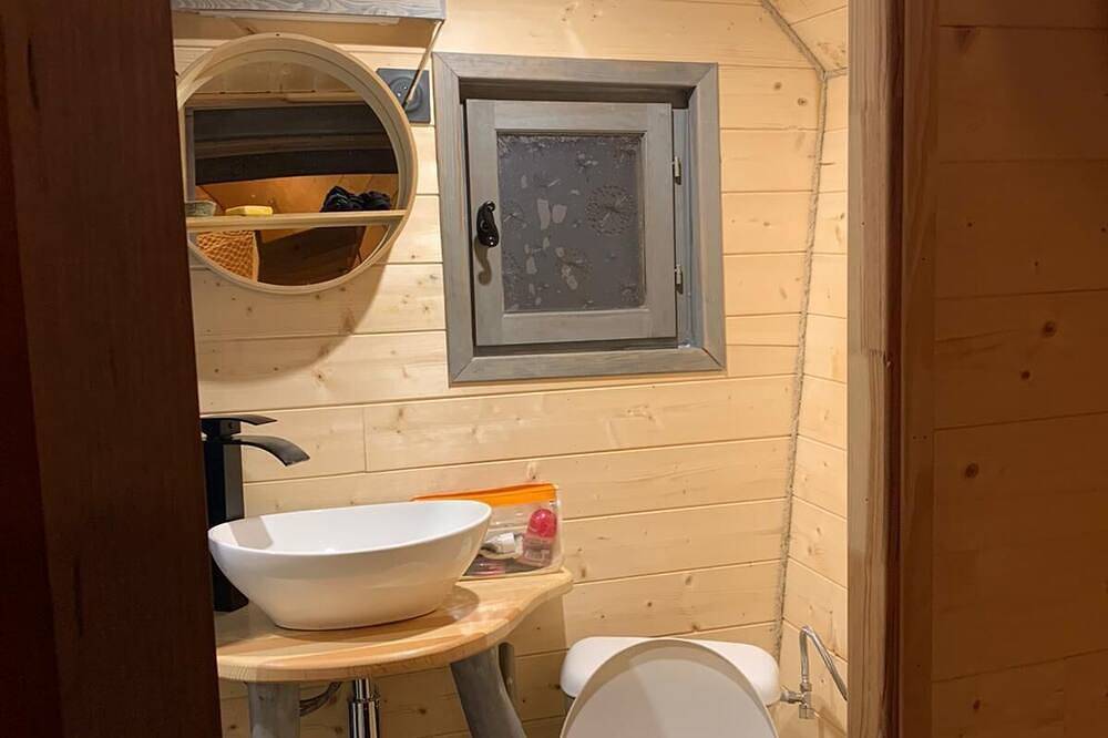 Cabane Kyara in Bar-sur-Aube, Aube