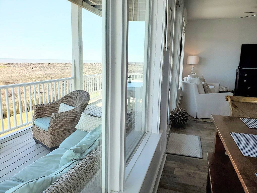 Perfect Beachfront Getaway - Haus am Strand mit 4/4 Schlafzimmern (3 Kingsize-Betten) in Galveston Island, Galveston