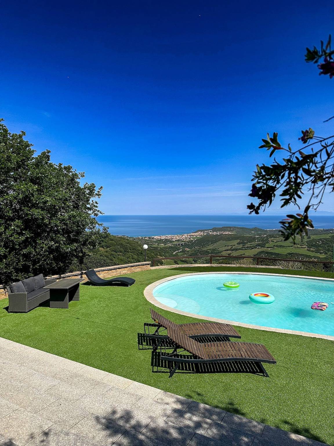 Villa 'Roberta con Grande Piscina Privata', Vista Mare, Wi-Fi e Aria Condizionata in Tergu, Provincia di Sassari