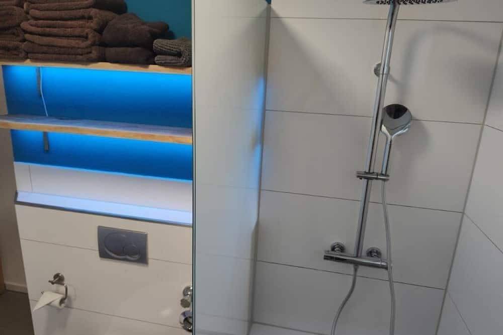 Ganze Wohnung, Ebenerdige Wohnung (57m2) im Souterrain mit großer Terrasse in Muhr am See, Fränkisches Seenland